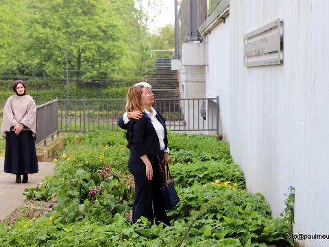 Herdenking treinramp in beeld
