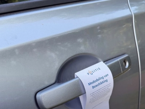 Politie bekeurt recreanten Beatrixpark en Maasboulevard
