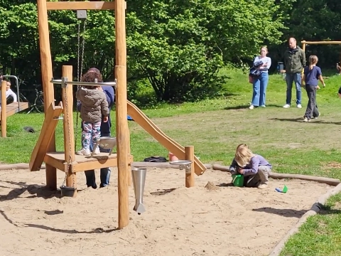 Speeltuin Sterrebos in gebruik genomen