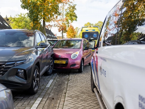 Aanrijding op geparkeerde auto