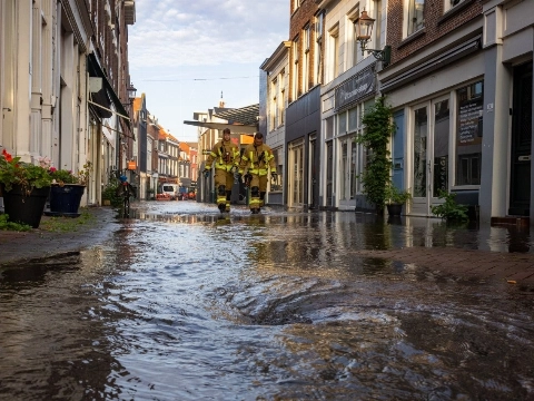 VVD wil helderheid over schade wateroverlast Hoogstraat