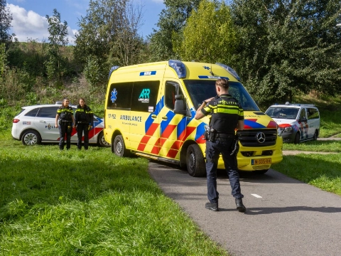 Jongetje naar ziekenhuis nadat hij in Schiedam te water raakt