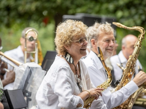Cultuur Borrelt zondag binnen in verband met regen
