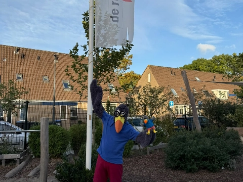 Condor landt op De Regenboog voor Week tegen Pesten
