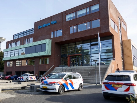 Jongen (17) uit Schiedam aangehouden om bedreigen Mavo Vos