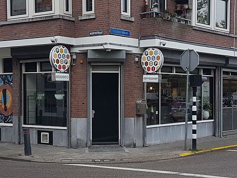 Pot nog maar op twee stekkies in Schiedam te krijgen, officieel
