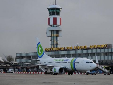 Schiedam gaat aandringen op beperking overlast vliegveld