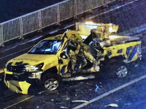 Weginspecteur moet op A2 springen voor zijn leven