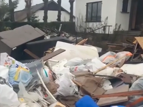 Verpleegster vindt tonnen afval in tuin: 'Ik kan alleen maar huilen'