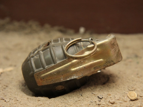 Een rat, een handgranaat en een oliebol