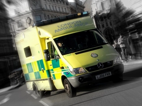 Britse artsen in asgrauw scenario gedwongen te beslissen over leven en dood