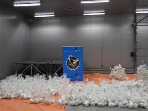 Enorme hero&iuml;ne vondst in Rotterdamse haven