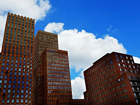 Huurder die huilt als een wolf uit peperdure flat gezet