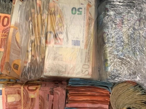 Twee overlastgevende dealers aangehouden