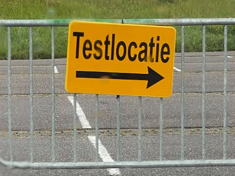 Explosie bij GGD-teststraat Bovenkarspel, politie gaat uit van gerichte actie