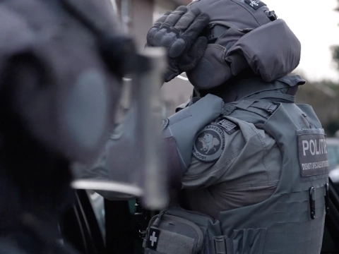 Politie vindt wapenarsenaal in woning Kaatsheuvel