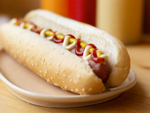 Man schiet eigen zaakje aan flarden na overval hotdogverkopers