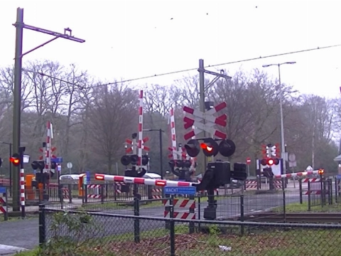 Ermelo de hele nacht wakker door rinkelende spoorbomen