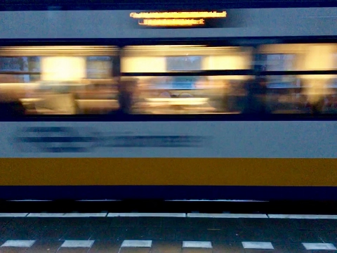 Met de trein? NS-personeel gaat staken!