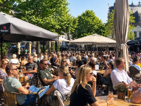 Hitteplan en code geel vanwege tropische temperaturen