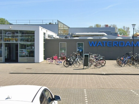 Drama in zwembad: negentienjarige man overleden