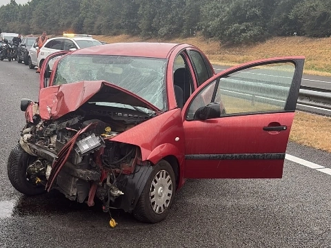 Snelweg afgesloten na aanrijding, traumahelikopter opgeroepen
