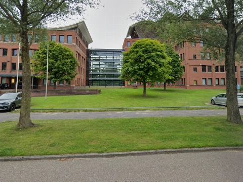 Gewonde na steekpartij bij asielzoekerscentrum, politie doet onderzoek