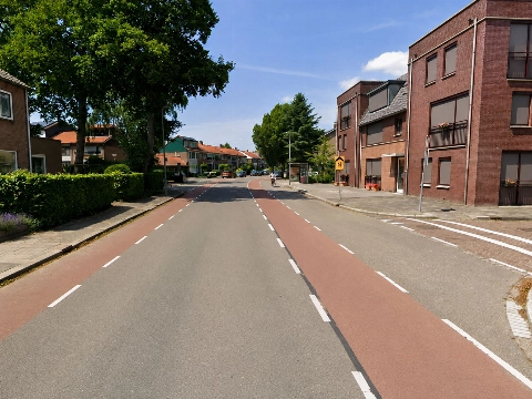 Moeder en twee jonge kinderen gewond, bestuurder aangehouden na aanrijding