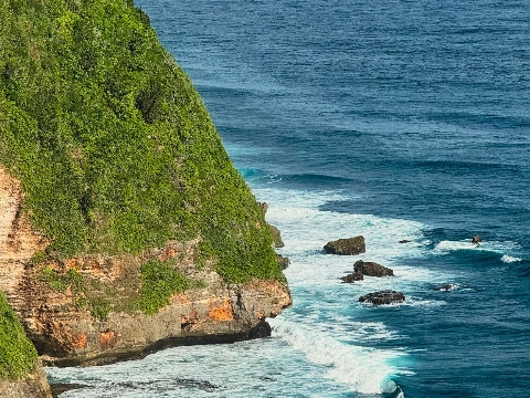 Vijf Nederlandse toeristen vermist in Indonesië