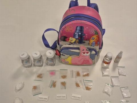 Politie vindt Spongebob-rugzak vol drugs en geladen vuurwapen