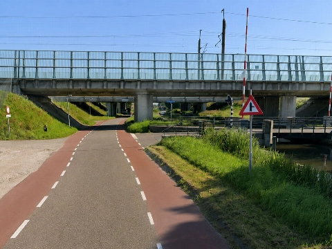 A4 tijdelijk dicht na incident op spoorviaduct