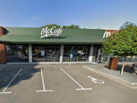 McDonalds in Emmen ontruimd na klachten bezoekers