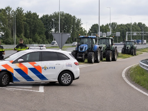 Snelweg- en spoorblokkades voortaan in beginsel strafrechtelijk aangepakt
