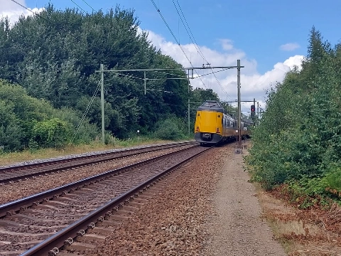 Treinmachinist schrijft emotionele oproep na heftig moment op spoor: 'Ik ben zo blij dat je je op het laatste moment bedacht'