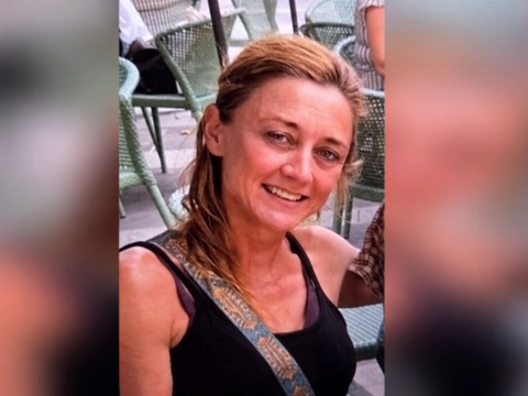 Politie zoekt vermiste Aukje (44) uit Delft en deelt foto