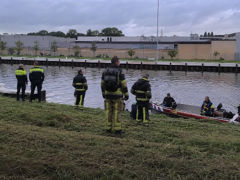 Grote zoekactie in Twentekanaal nadat man bij brug plots verdwijnt