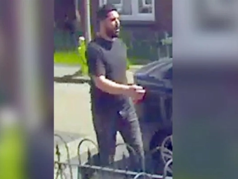 63-jarige man op straat beroofd, dader herkenbaar in beeld