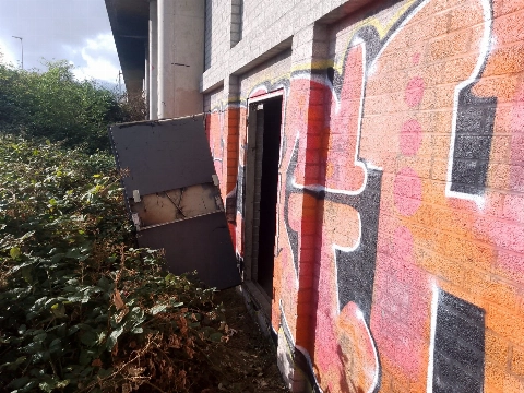 Deur opengeslepen en kabels in brand: geen treinen tussen Rotterdam en Delft