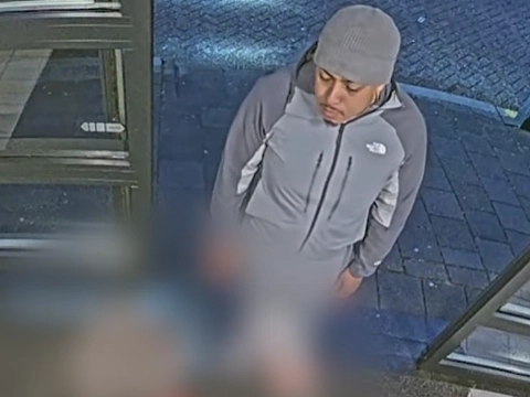 Neprechercheur laat vrouw (81) sieraden afgeven in Ridderkerk