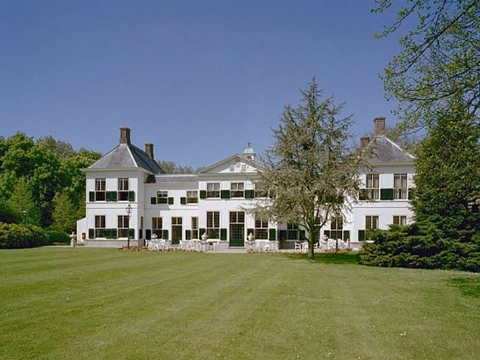 Voortgezet onderwijs deels open maar avondklok blijft