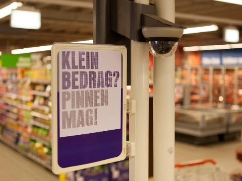 Supermarkt overvallen, politie op zoek naar jeugdige daders