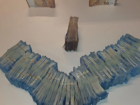 Politie haalt ruim 164.000 euro van straat