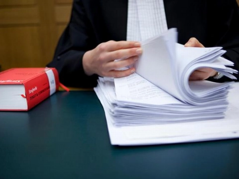 Zestienjarige verdacht van steken twaalfjarig meisje