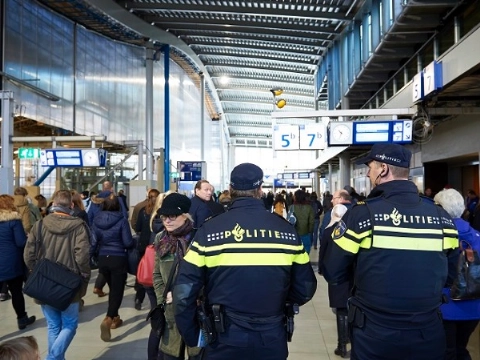 Politie vindt pistool tijdens fouilleeractie