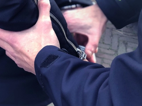 Ruit van winkel vernield, twee mannen aangehouden