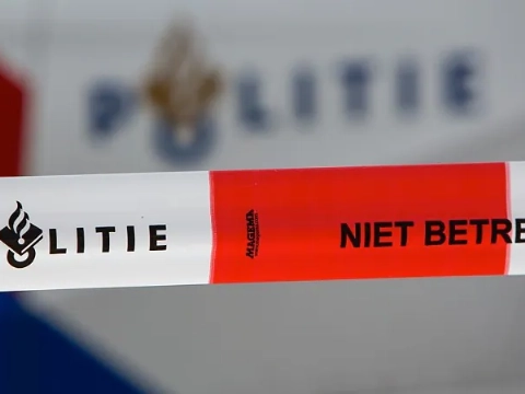 Onbekende vrouw dood in het water gevonden