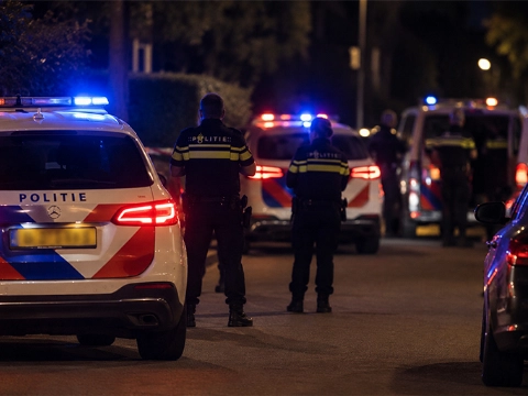 Politie zet Nijmeegse wijk af na melding over mogelijke schoten