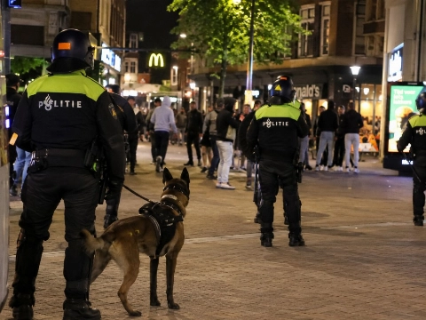 Drie minderjarigen aangehouden na onrust in centrum Apeldoorn