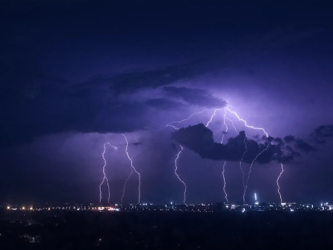 KNMI waarschuwt voor onweer